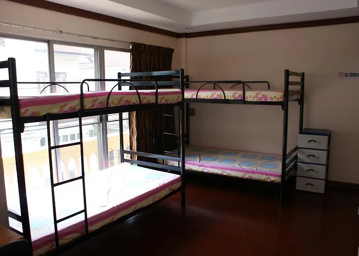 Bed's Friend Aparthotel 3*